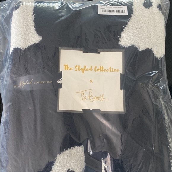 The Styled Collection Other - TSC X TIA BOOTH : GHOST BUTTERY BLANKET